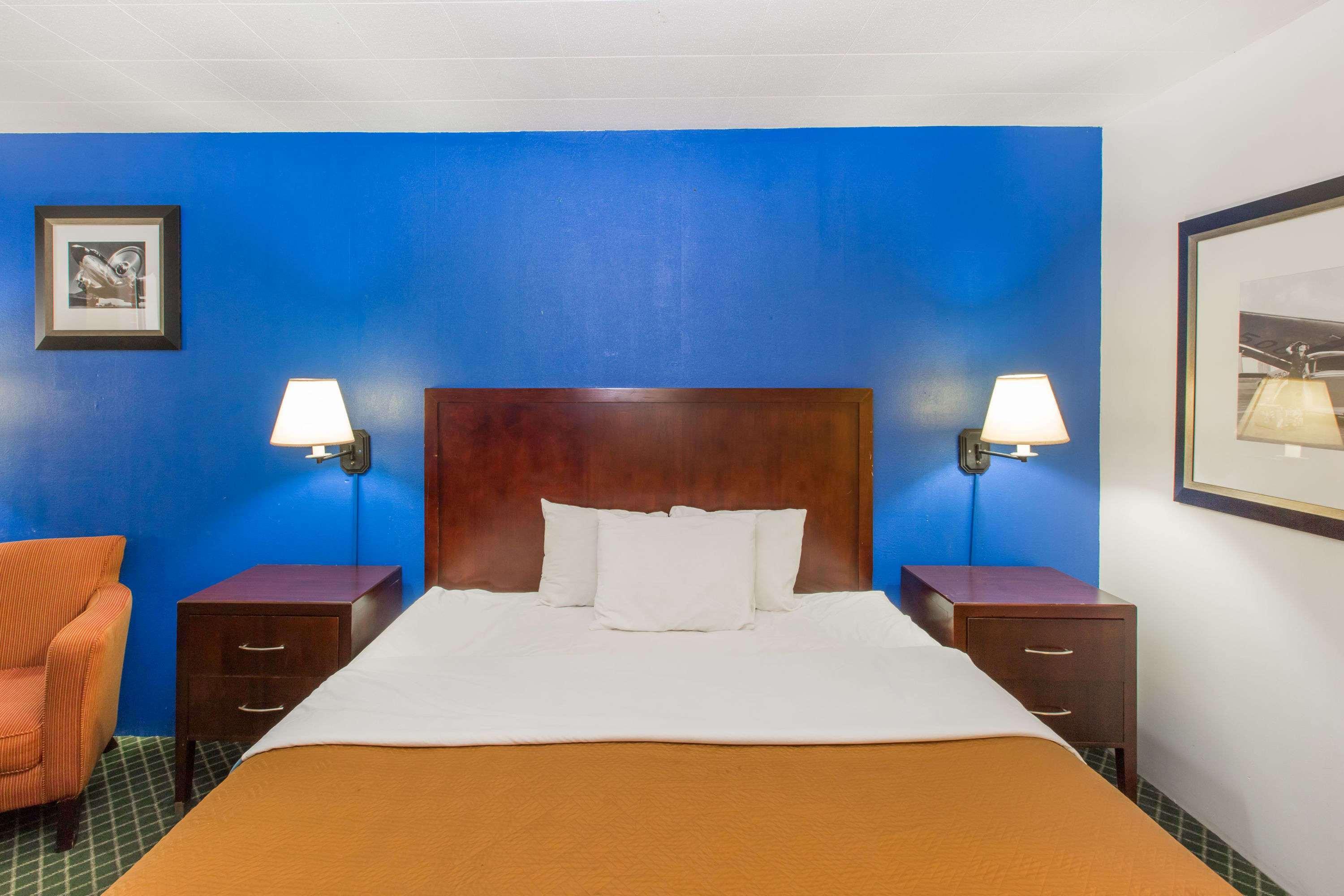 Travelodge By Wyndham Great Bend Eksteriør billede