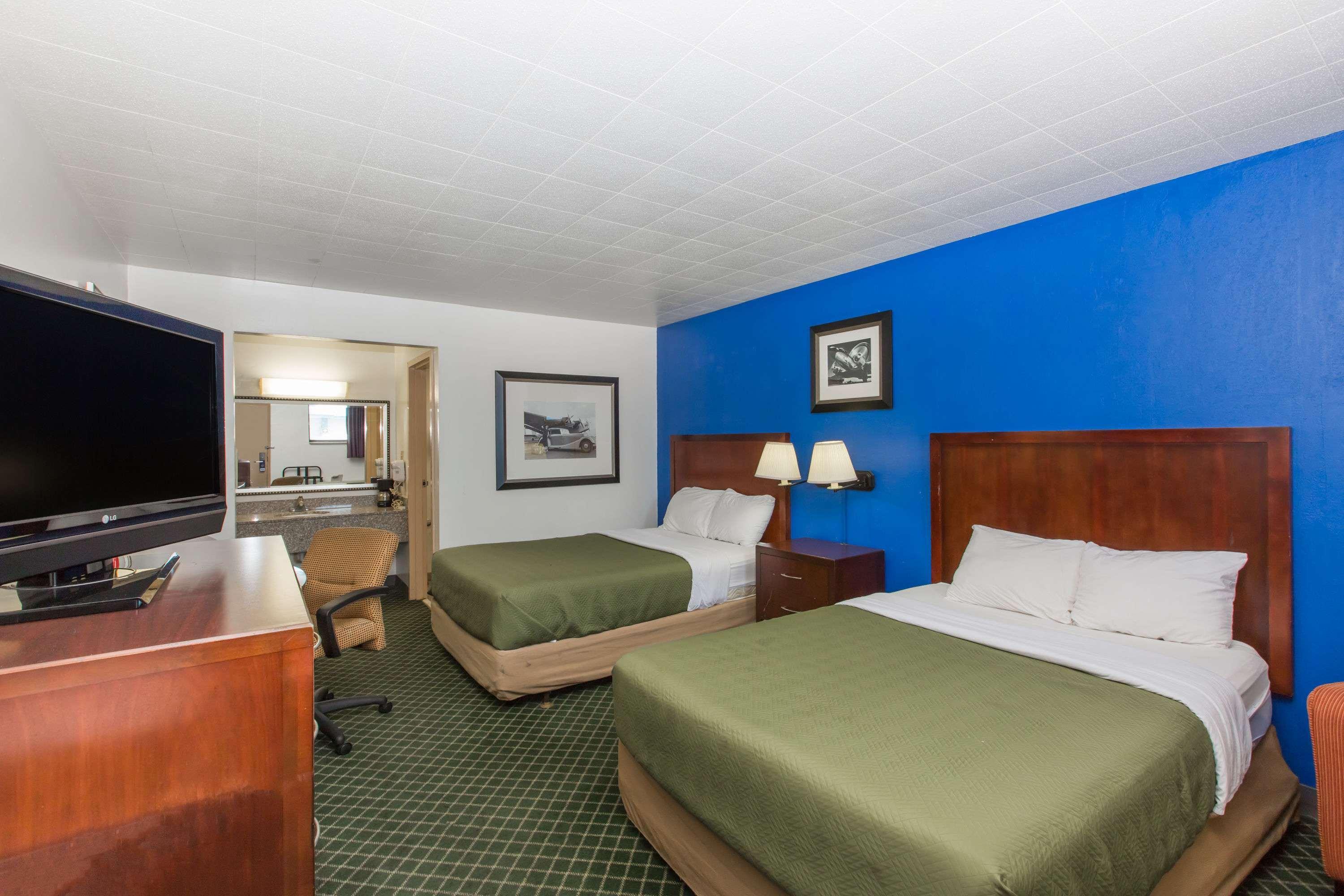 Travelodge By Wyndham Great Bend Eksteriør billede