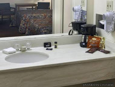 Travelodge By Wyndham Great Bend Eksteriør billede